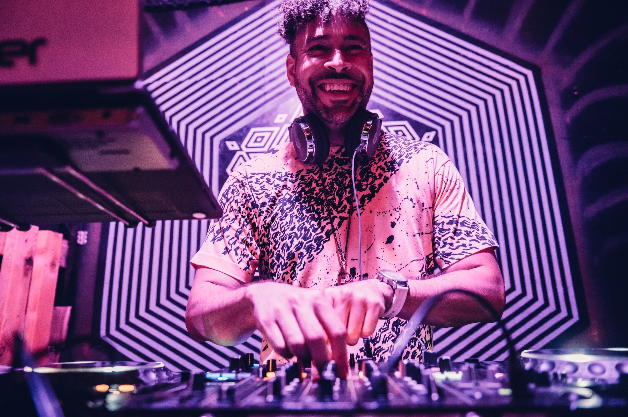 d.painter performing